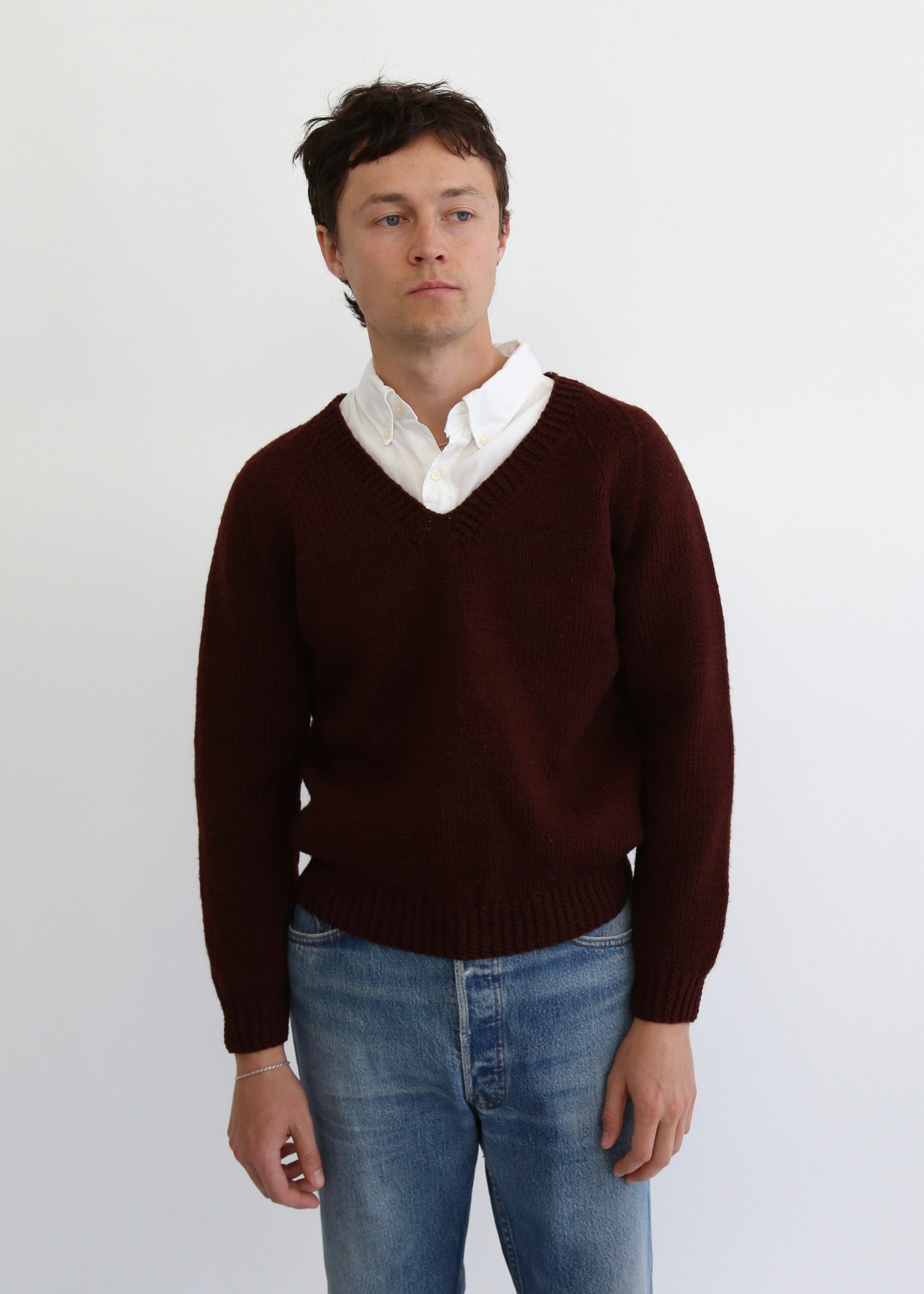 60’S HAND-KNIT V NECK SWEATER