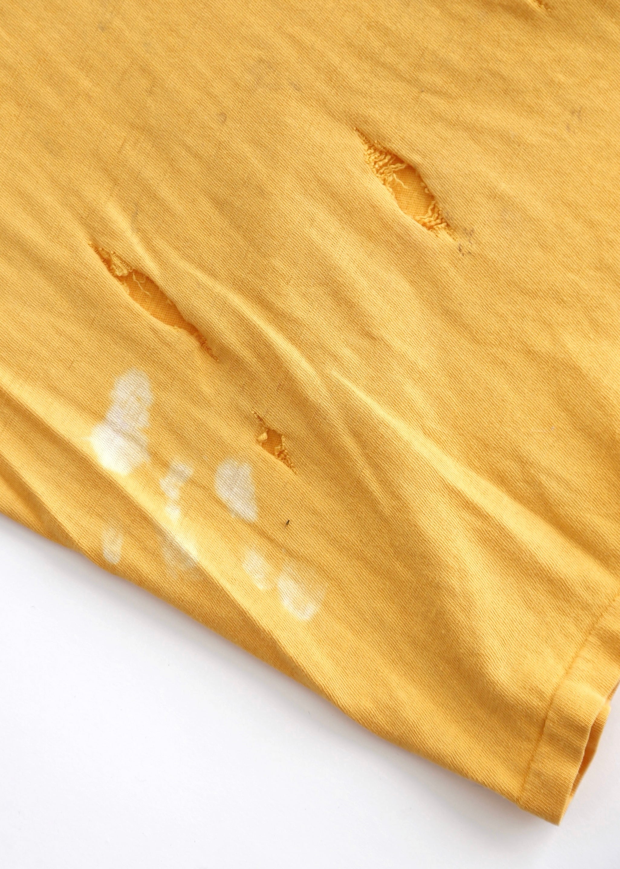 70’S YELLOW DISTRESSED POCKET TEE