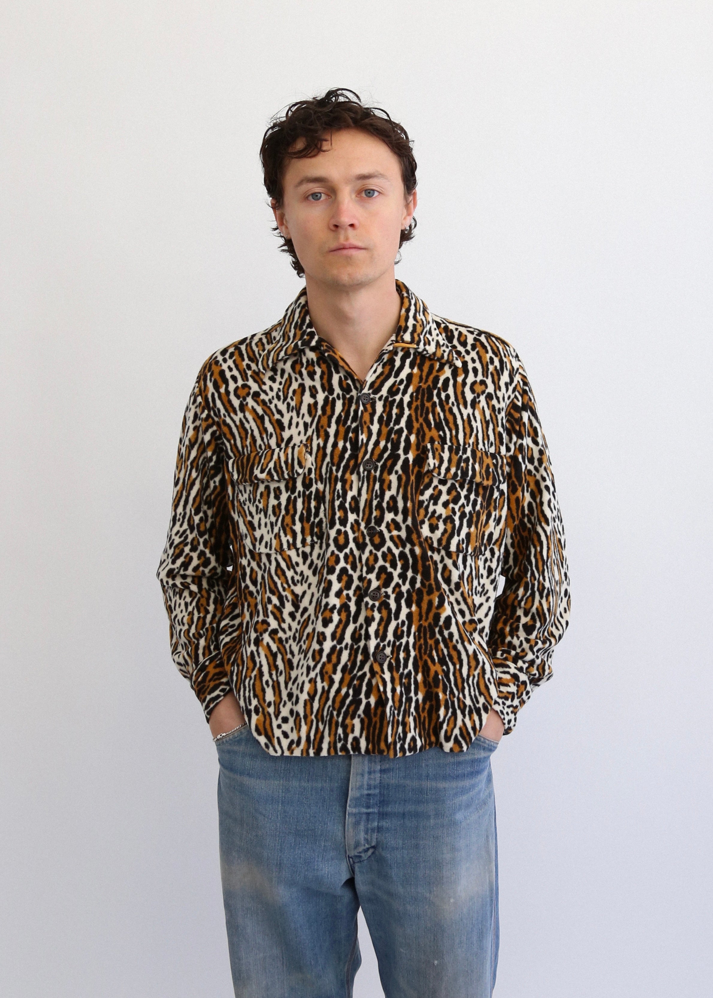 50’s Leopard Print Loop Collar Shirt