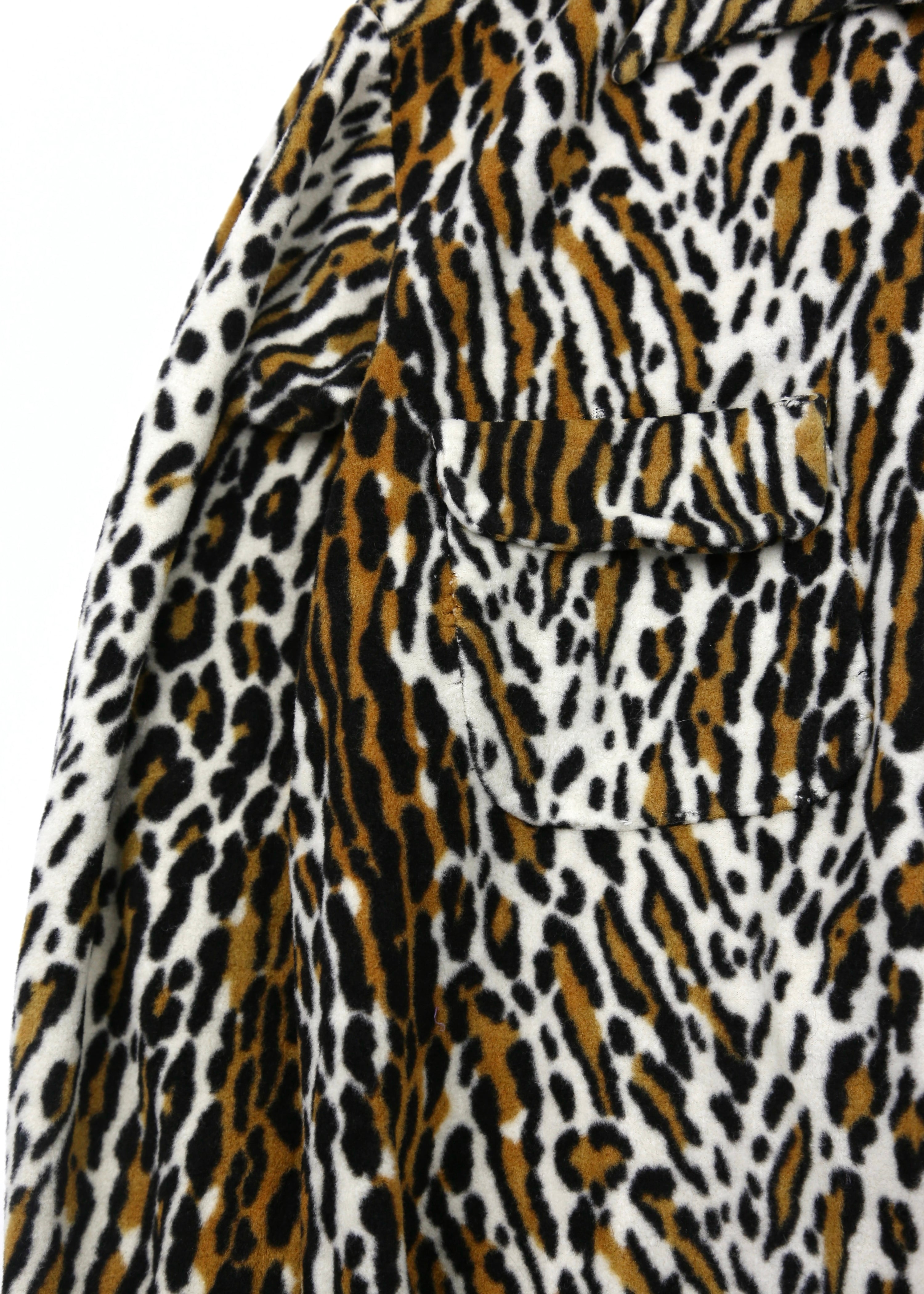 50’s Leopard Print Loop Collar Shirt