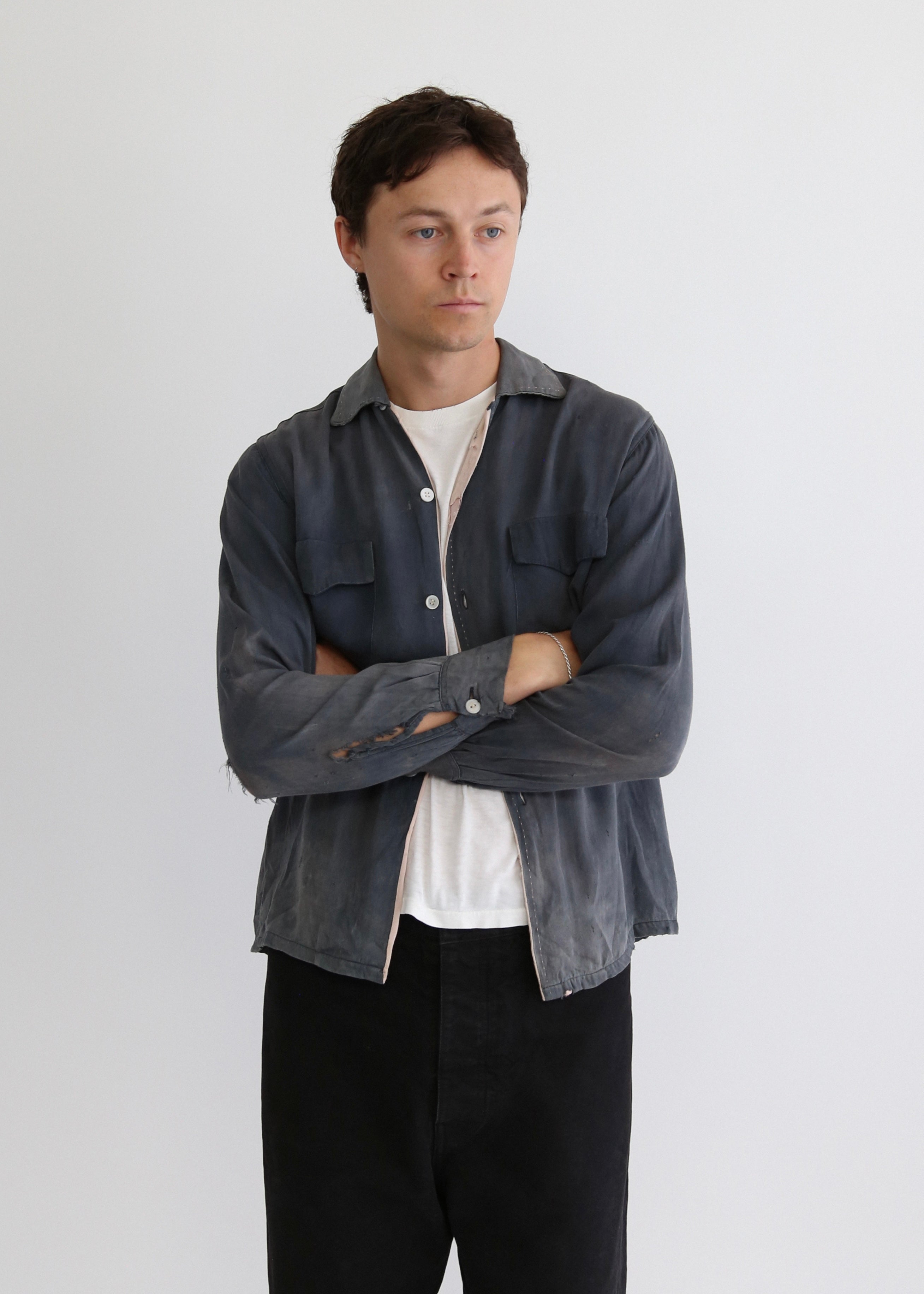 50’S FADED BLACK RAYON DISTRESSED LOOP COLLAR SHIRT